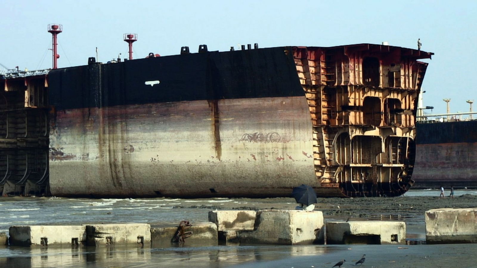 shipbreaking in Bangladesh