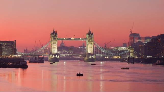 The Bermondsey banks of the Thames, Photo by DAVID ILIFF. License: CC BY-SA 3.0"