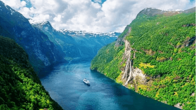 Polyethylene piping systems such as COOL-FIT 4.0 by GF Piping Systems can increase fuel efficiency, lower emissions, and reduce costs on passenger ships. Source: GF Piping Systems