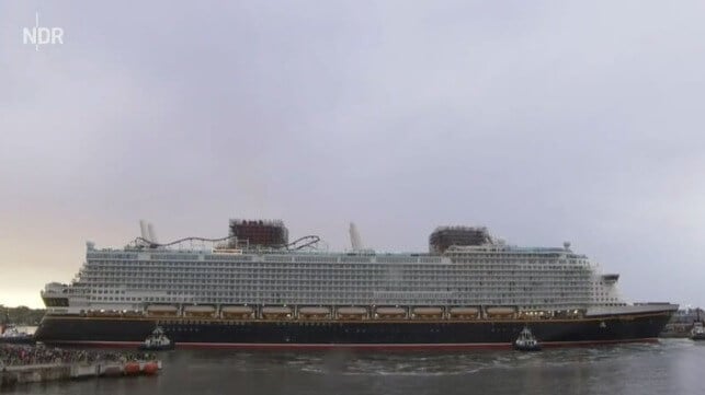Disney Adventure cruise ship