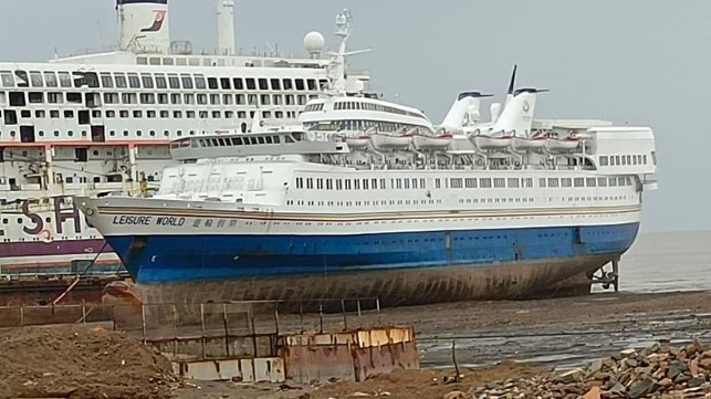 More Pioneering Cruise Ships are Scrapping