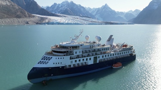 cruise ship aground