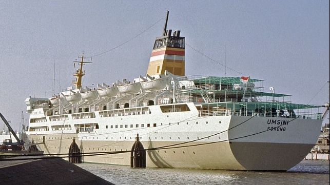 L'Indonésie convertit les ferries en salles d'isolement COVID