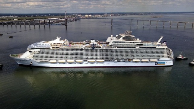 World's largest cruise ship on sea trials