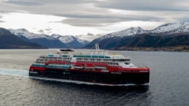 Hurtigruten suspends expedition cruises in face of COVID-19 outbreak