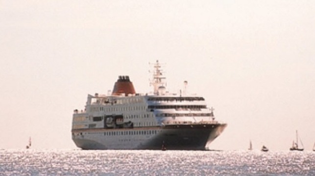 Hapag Lloyd cColumbus in the St Clair River