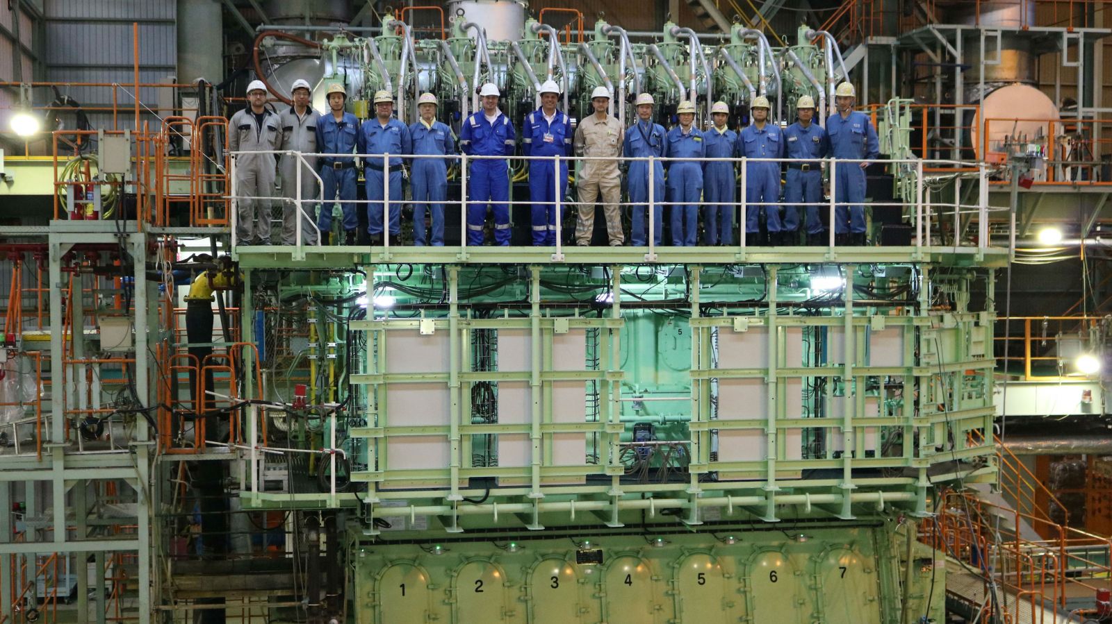 Man me b. Двигатель man b&w 7s26mc. Man me b. Man-b&w,6s60mc-c блок цилиндровый. Судовой двигатель man b&w s50mc-c чертеж.