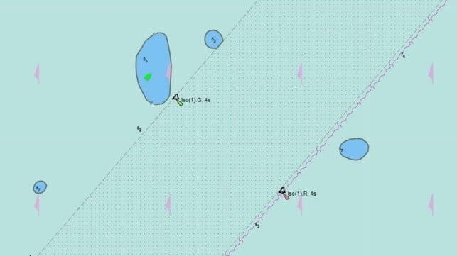 Ali Aykin (in green) aground just south of the Oresund Bridge (Pole Star)