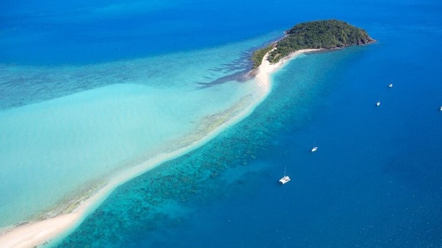 Australia fines for sailing bulker near Great Barrier Reef
