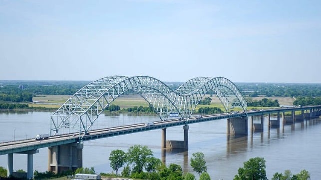 water traffic resumes on lower Mississippi 
