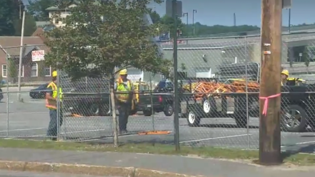 Fencing going up in advance of the strike, Bath Iron Works, June 21 (Local S6)