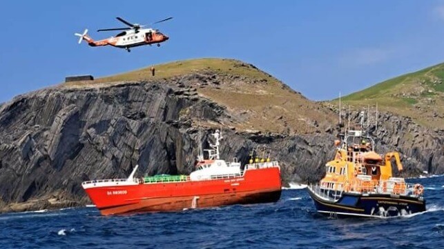 rescue grounded fishing boat