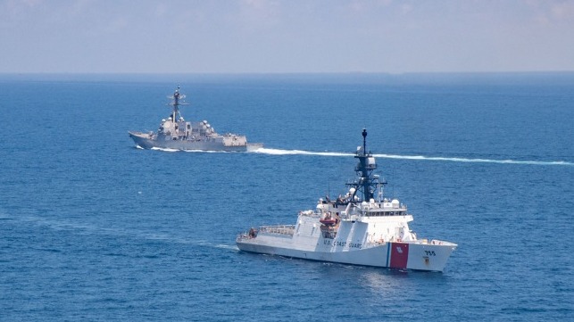 US shows the flag in the Taiwan Strait and East China Sea