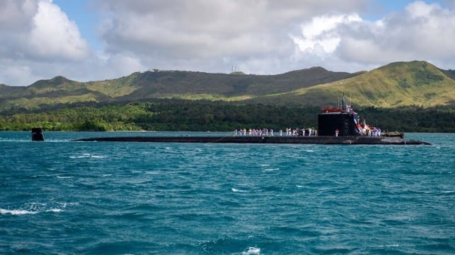 Virginia-class attack sub USS Minnesota arrives at Darwin, Australia, March 2025 (USN)