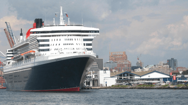 A cruise ship alongside at the Brooklyn terminal, 2008 (file image courtesy Jim Henderson / public domain)