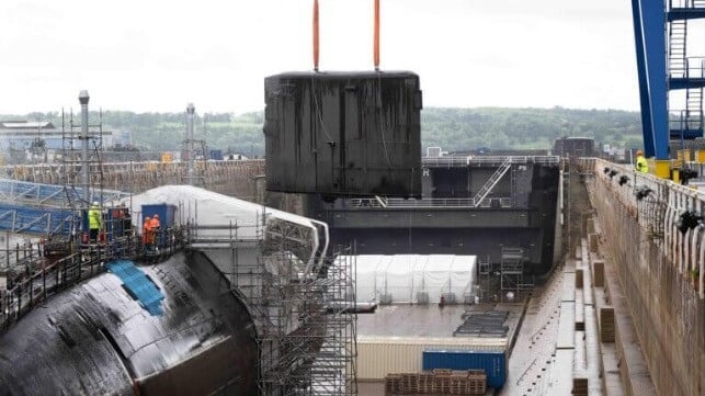 Submarine dismantling