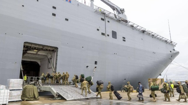 Amfibi Australia menderita pemadaman listrik dalam misi bantuan Tonga