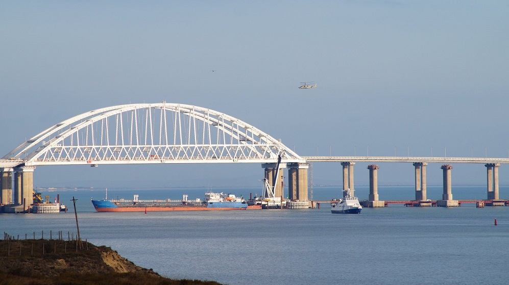 Russia May Sink Blockships to Protect Kerch Strait Bridge