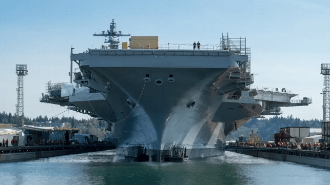 El Congreso puede establecer una "Comisión Nacional sobre el Futuro de la Marina" 1 USS Carl Vinson