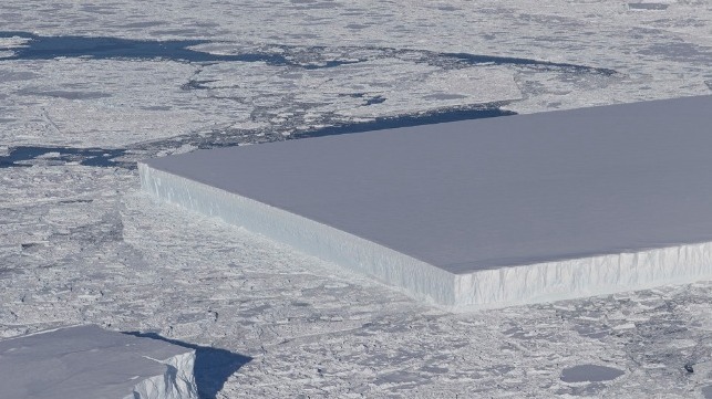 Rectangular Iceberg goes viral