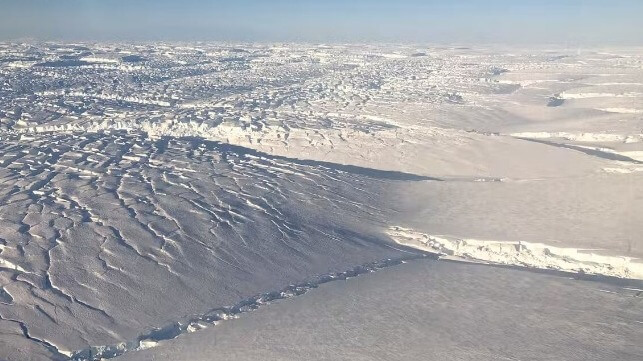 Thwaites glacier cracking