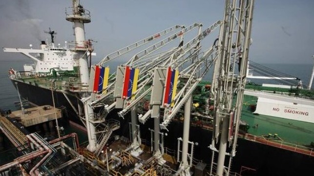 Venezuela dice a la OMI que las sanciones de EE.UU. inmovilizaron una flota de petroleros que le cuestan a la economía 642 mil millones de dólares 1 petrolero venezolano
