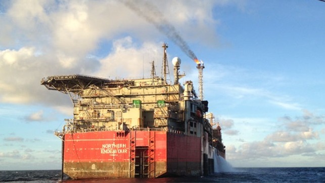 Oil rig and support vessel on offshore, credit: Vladimirovic