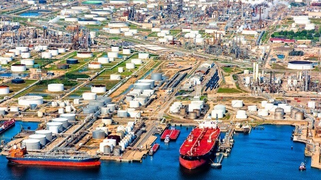 Tank farm and refinery complex in Houston