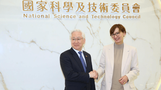 German Education Minister Bettina Stark-Watzinger meets with Taiwan's Minister of Technology, Tsung-Tsong Wu (Bettina Stark-Watzinger)