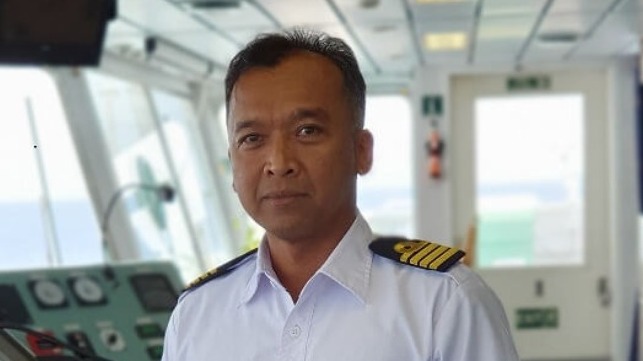 first Indonesian ship captain from taining program for NYK LNG carrier 