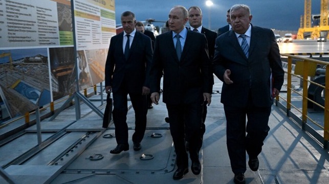 Putin at Zvezda Shipyard