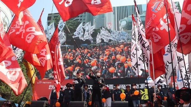 South Korean truckers strike