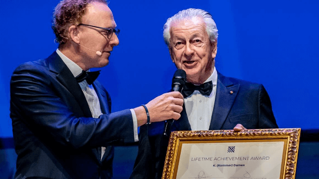 Kommer Damen receives a lifetime achievement award