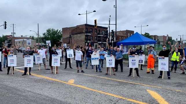 longshoremen on strike at port of montreal