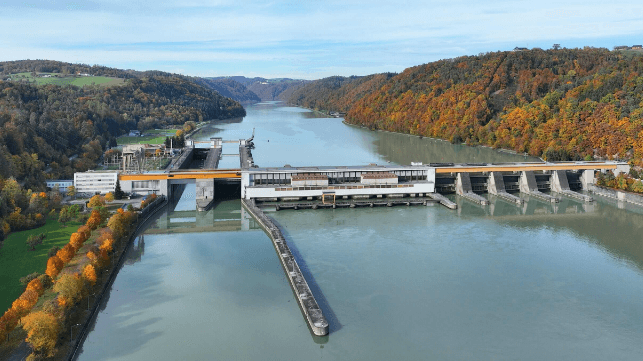 Aschach power station and locks (C. Stadler / CC BY SA 4.0)