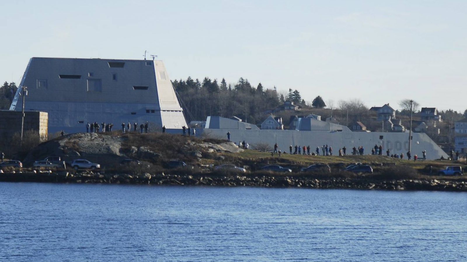 futuristic destroyer heads out for sea trials bath iron works zumwalt