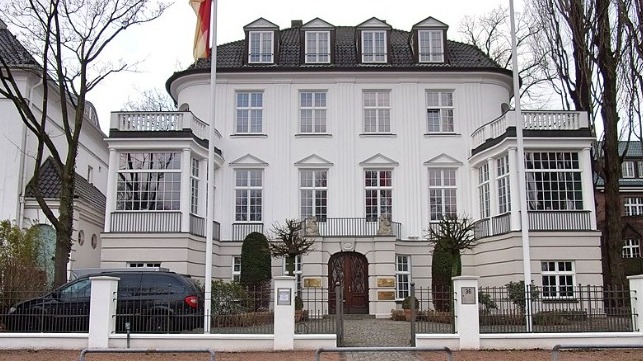 Photo of Polizei durchsucht mehrere deutsche Reeder wegen Schrottverkaufs in Südasien