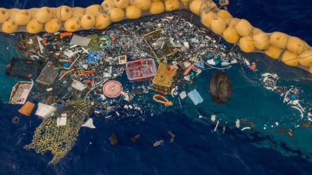 Floating garbage Ocean Cleanup