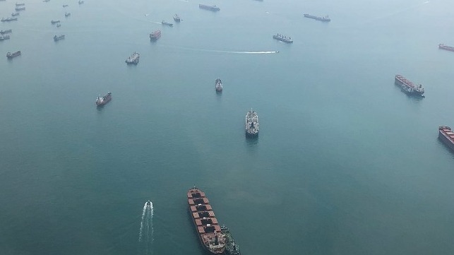 vol à main armée et voies de fait sur des navires dans le détroit de Singapour 
