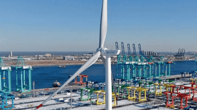 solar and wind power for Chinese container terminal