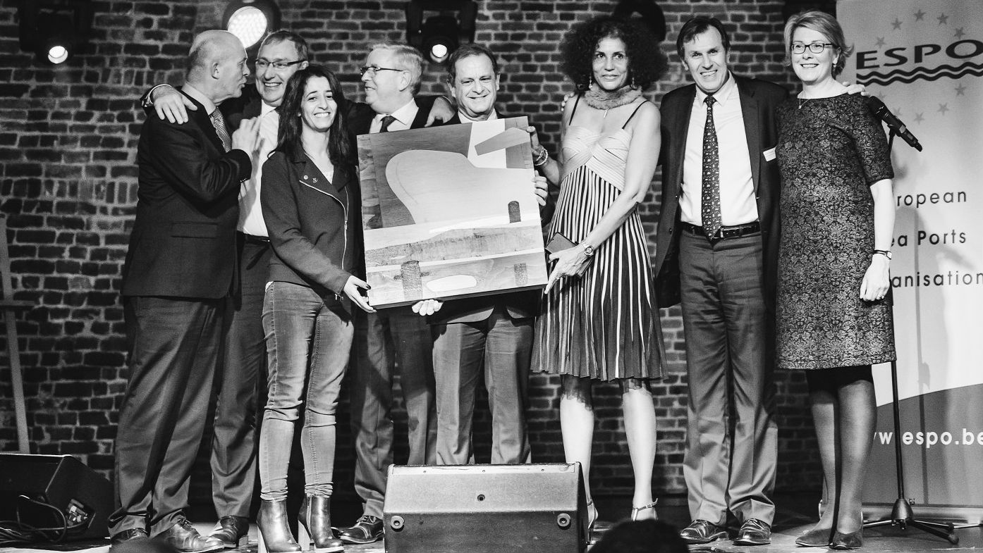 From left to right: Eamonn O'Reilly (ESPO Chairman), M?riadec Le Mouillour (CCI Brest), MEP Karima Delli (Chairman of TRAN Committee), Pat Cox (Jury Chairman), P. Kalil (Guadeloupe), Viviane Fran?ois-Julien (Guadeloupe), Bernard Mazuel (UPF) and Isabelle Ryckbost (ESPO)
