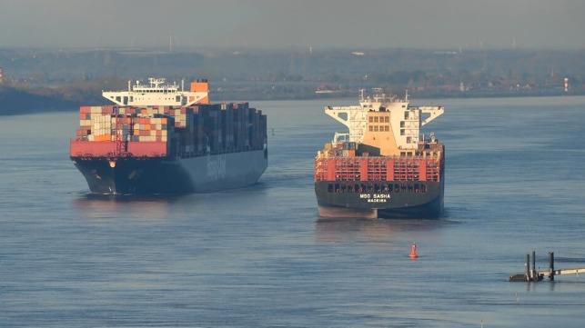 Hamburg improves port access along river from North Sea