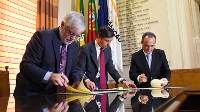 L-R: Carlos Vasconcelos, Chairman of the Board of Directors (Medway), Paulo Cunha, Mayor of Famalicão, António Laranjo, Chairman (Infraestruturas De Portugal)