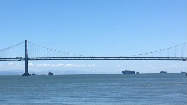 queing system hold containerships at sea for Port of Oakland California