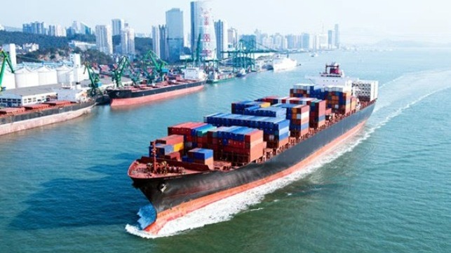 Port association joins with IMO to support lowering emissions