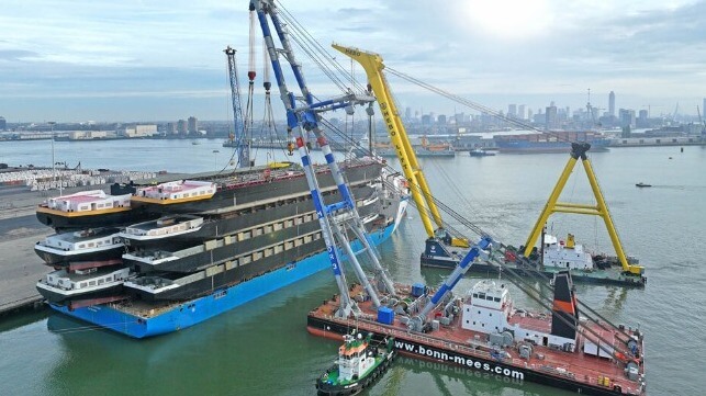 Heavy lift cranes