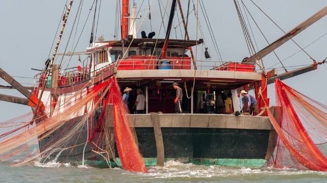Trawler at work off China (iStock / Winhorse)