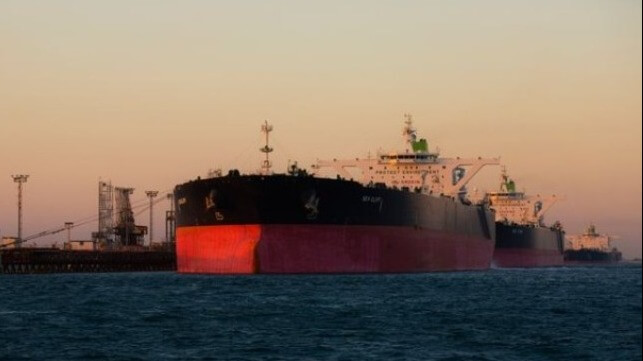 US sanctions Iranian oil companies and ships 