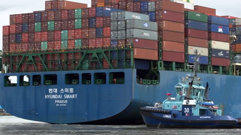 container ship