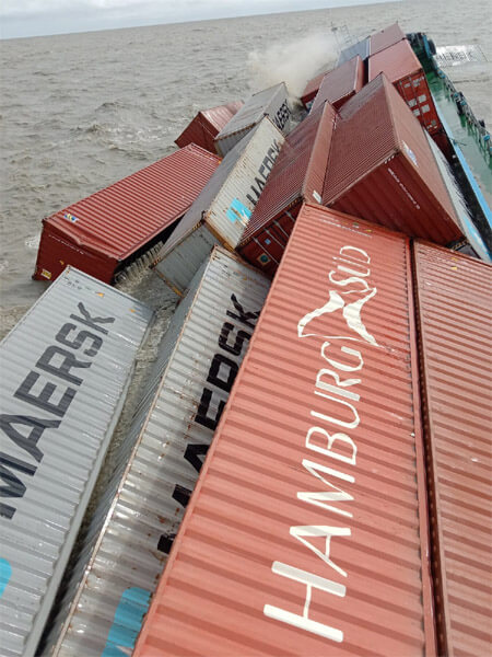 Video: Bangladesh Containership Tilts Losing Containers Overboard